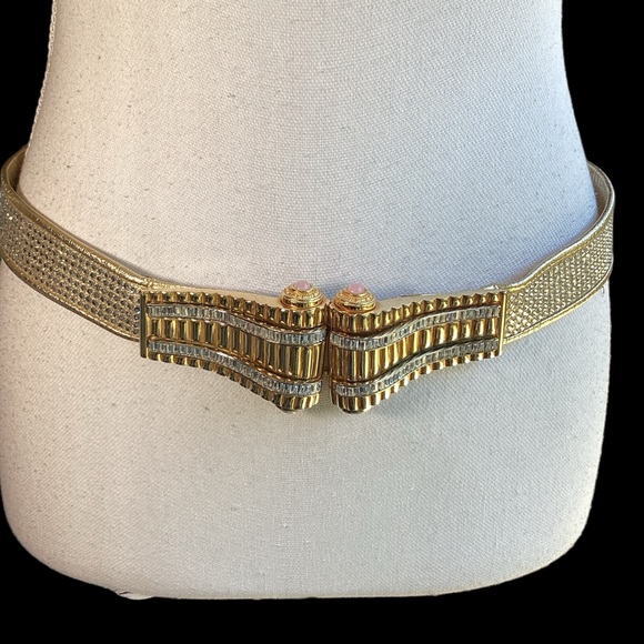 Vintage 1980’s Judith Leiber Gold Crystal Belt. (mc) - Picture 16 of 16